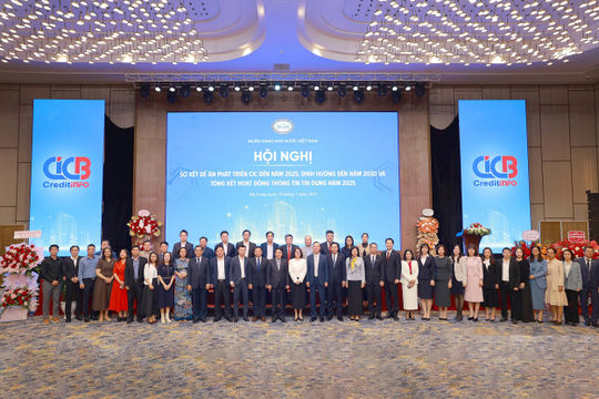 Vietcombank: Lần thứ 4 liên tiếp được vinh danh Tổ chức Tín dụng xuất sắc trong hoạt động Thông tin Tín dụng