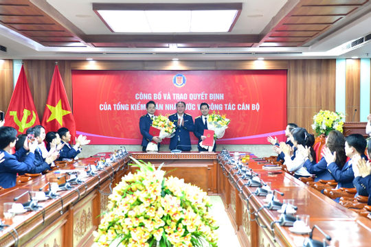 Trao quyết định bổ nhiệm lãnh đạo cấp Vụ