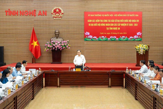 Chủ tịch Quốc hội Trần Thanh Mẫn kiểm tra công tác chuẩn bị bầu cử tại Nghệ An