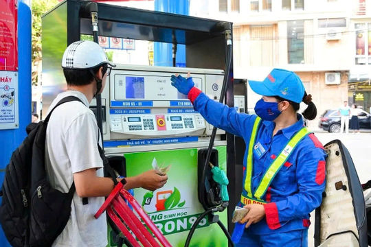 Điều hành linh hoạt để giữ ổn định thị trường xăng dầu trước biến động toàn cầu