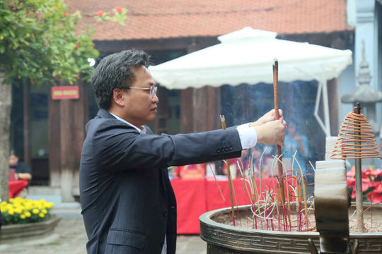 Khai hội Đền Đa Hòa - Dạ Trạch và đón nhận Bằng xếp hạng Di tích quốc gia đặc biệt