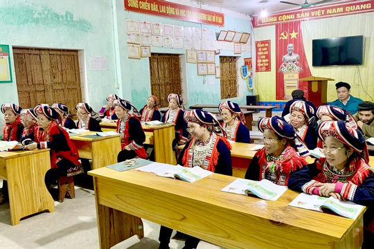 Tuyên Quang tăng tốc phổ cập giáo dục, đẩy mạnh xóa mù chữ