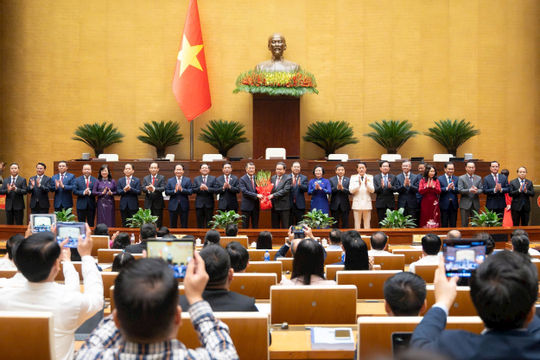 Quốc hội phê chuẩn bổ nhiệm 6 Phó Thủ tướng, 17 thành viên Chính phủ