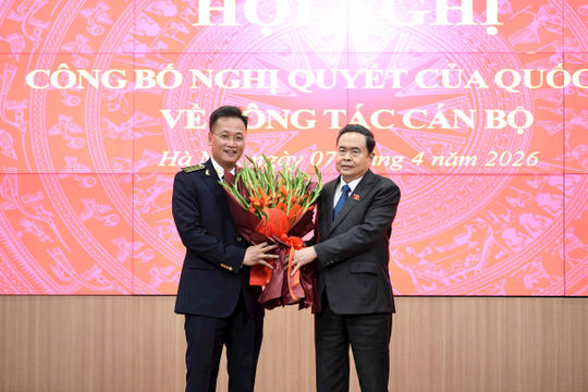 Những hình ảnh tại Hội nghị trao Nghị quyết của Quốc hội về công tác cán bộ