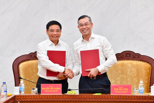 Bộ Tài chính chuyển giao trọng trách: Bảo đảm kế thừa, hướng tới đột phá mới 