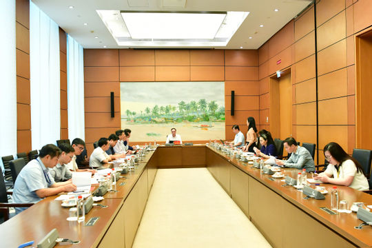 Tham mưu ban hành Chỉ thị về quản lý đảng viên sử dụng mạng xã hội