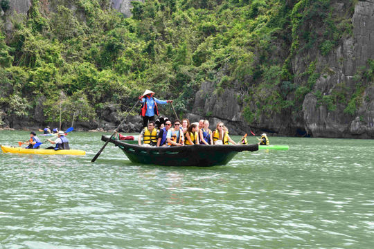 Khách quốc tế đến Việt Nam tăng kỷ lục, hơn 6,7 triệu lượt