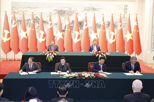 Lễ ký kết một số văn kiện hợp tác tiêu biểu giữa Việt Nam - Trung Quốc