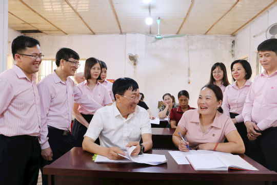 Xây dựng Cao Bằng phát triển bền vững, nâng cao đời sống nhân dân