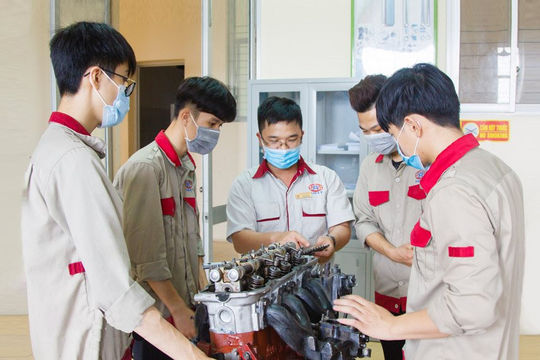 Phát triển thị trường lao động gắn với kinh tế số, kinh tế xanh