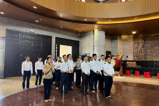 Kiểm toán nhà nước khu vực V dâng hương tri ân Quốc Tổ tại Đền thờ Vua Hùng