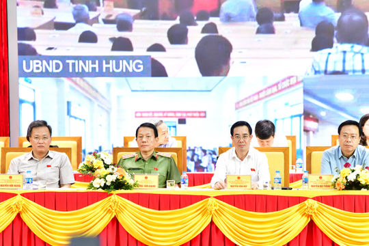 Tổng Kiểm toán nhà nước Nguyễn Hữu Nghĩa tiếp xúc cử tri sau Kỳ họp thứ Nhất, Quốc hội khóa XVI