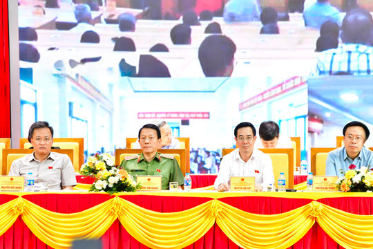 Tổng Kiểm toán nhà nước Nguyễn Hữu Nghĩa tiếp xúc cử tri sau Kỳ họp thứ Nhất, Quốc hội khóa XVI