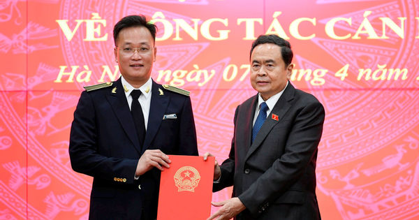 Công bố và trao Nghị quyết của Quốc hội bầu đồng chí Nguyễn Hữu Nghĩa giữ chức Tổng Kiểm toán nhà nước